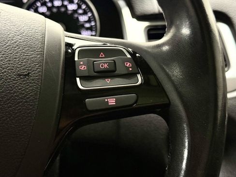 Used 2012 Volkswagen Touareg TDI AWD/4WD image 25