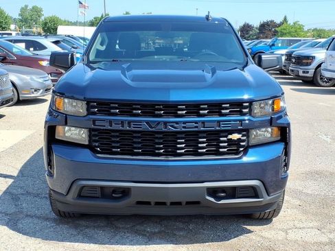 Used 2020 Chevrolet Silverado 1500 Custom w/ Custom Value Package AWD/4WD image 8