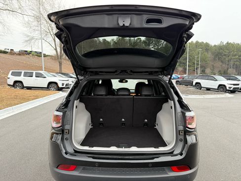 Used 2024 Jeep Compass Limited image 31