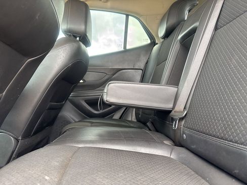 Used 2022 Buick Encore Preferred image 33