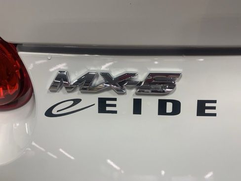 Used 2016 MAZDA MX-5 Miata Sport image 31