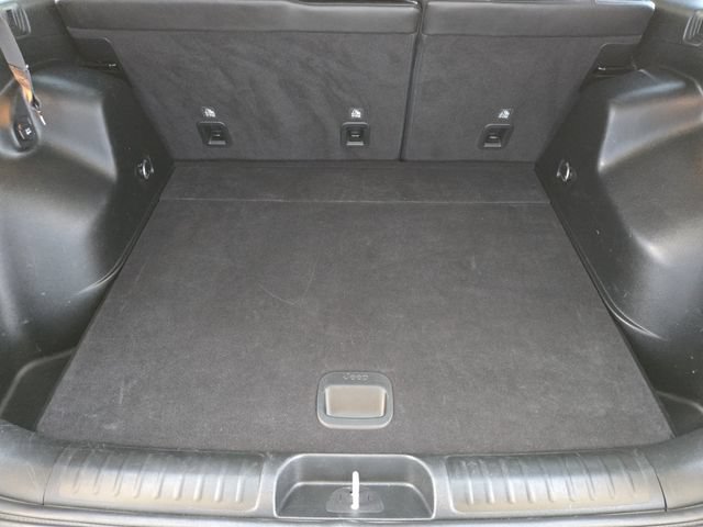 Certified 2023 Jeep Cherokee Altitude Lux AWD/4WD image 31