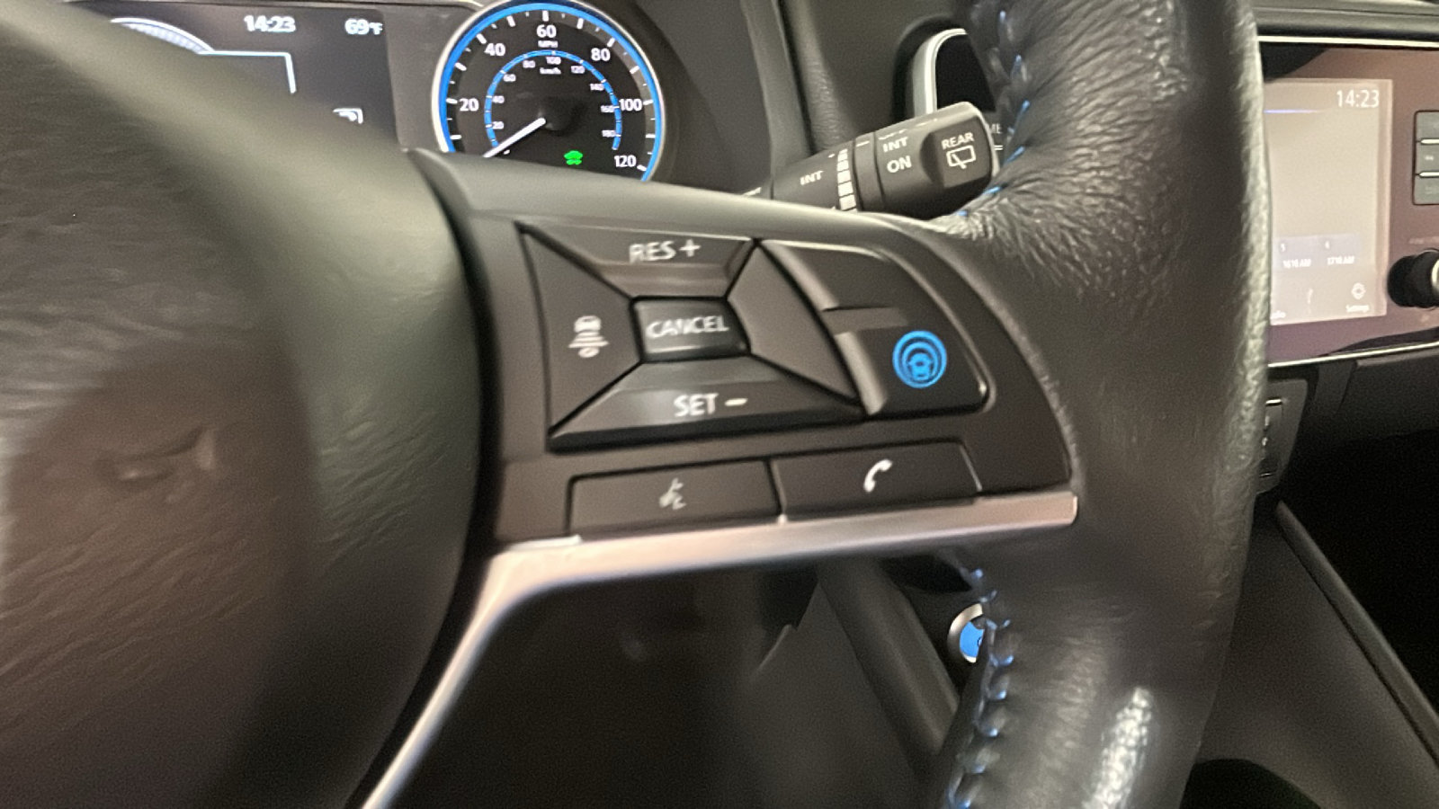 Used 2025 Nissan Leaf SV Plus FWD image 20