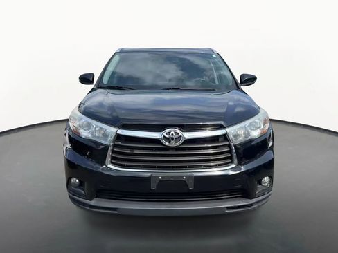 Used 2016 Toyota Highlander XLE image 2