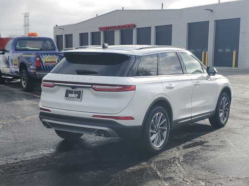 New 2026 Lincoln Corsair Premiere image 4