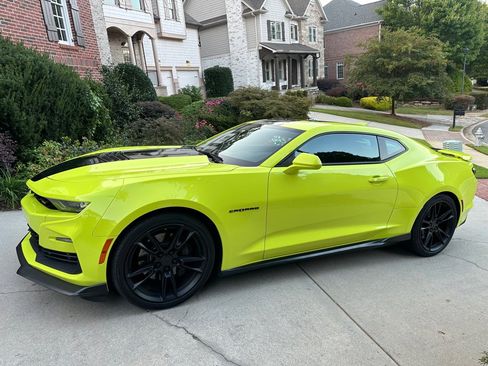 Used 2021 Chevrolet Camaro SS image 13