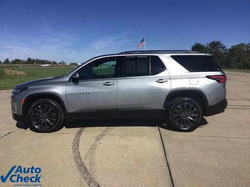 Used 2023 Chevrolet Traverse RS image 9