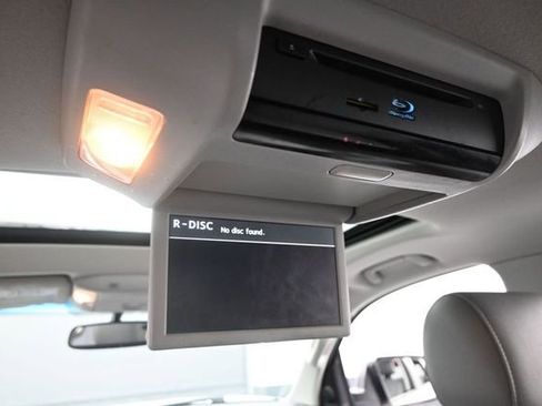 Used 2017 Toyota Sequoia Platinum AWD/4WD image 27