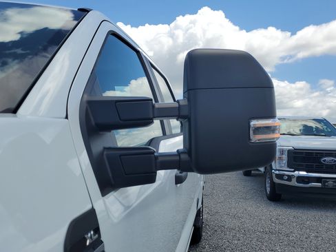 New 2026 Ford F250 XL w/ XL Chrome Package image 5