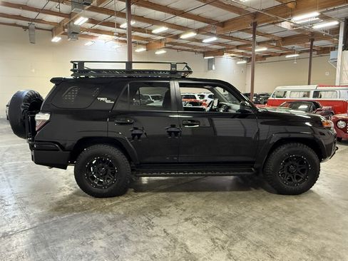 Used 2019 Toyota 4Runner TRD Off-Road AWD/4WD image 12