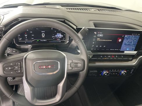 Used 2025 GMC Sierra 1500 Elevation AWD/4WD image 11