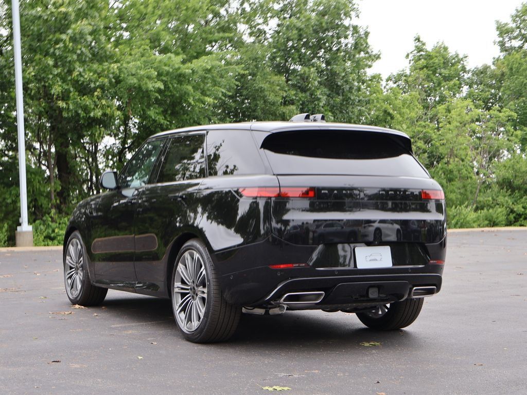 New 2026 Land Rover Range Rover Sport Dynamic SE AWD/4WD image 5
