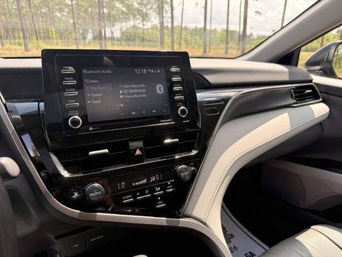 Used 2024 Toyota Camry SE image 16