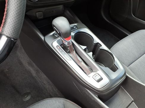 Used 2024 Chevrolet Trax RS w/ Sunroof Package image 27