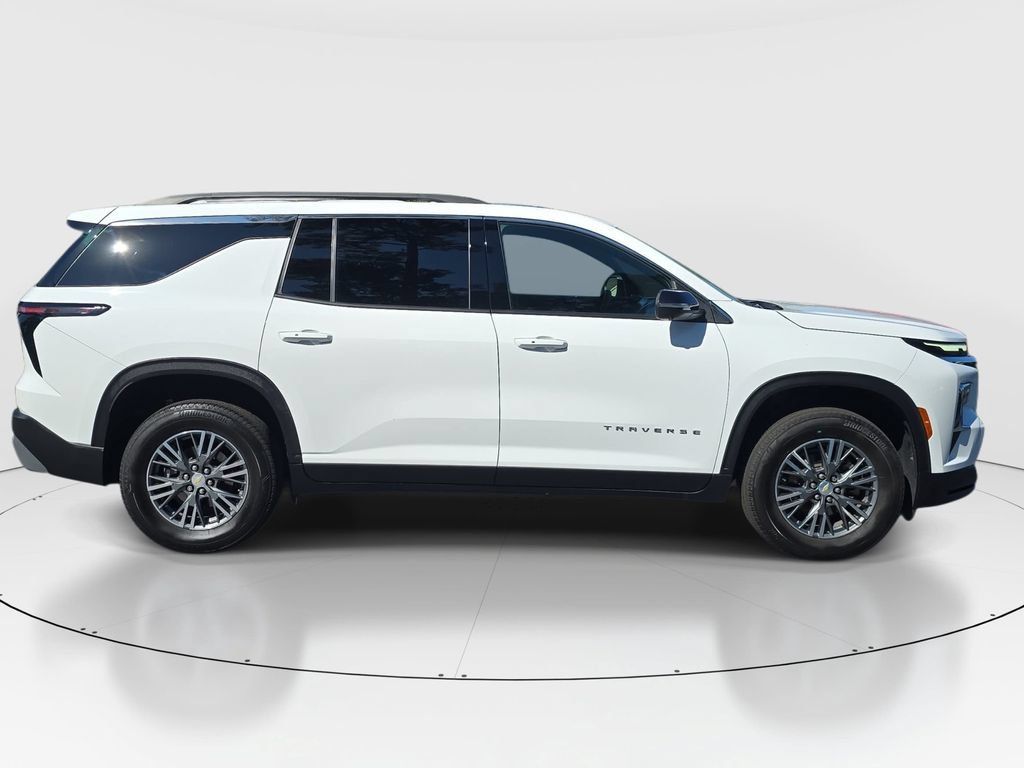 Used 2024 Chevrolet Traverse LT FWD image 6