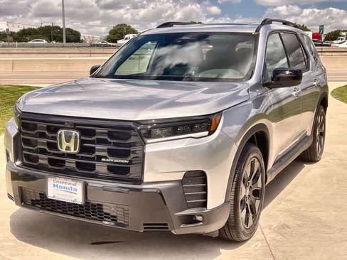 Used 2026 Honda Pilot Black Edition image 2