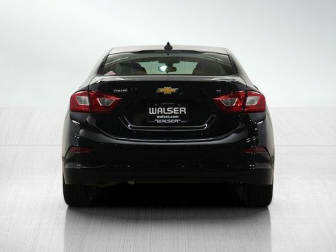 Used 2019 Chevrolet Cruze LT w/ Convenience Package image 4