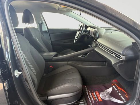 Used 2022 Hyundai Elantra SEL w/ Convenience Package FWD image 21