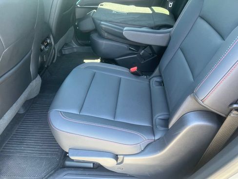 Used 2025 Chevrolet Traverse Z71 w/ Enhanced Driving Package AWD/4WD image 6