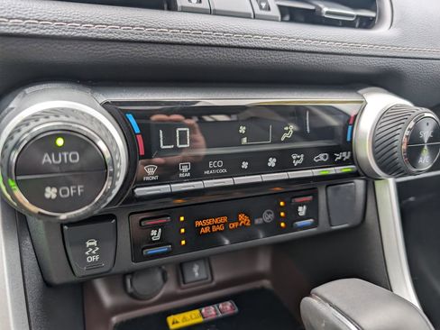 Used 2022 Toyota RAV4 Limited image 26