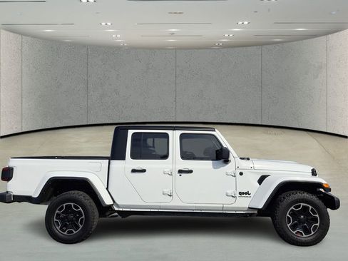 Used 2024 Jeep Gladiator Sport image 4