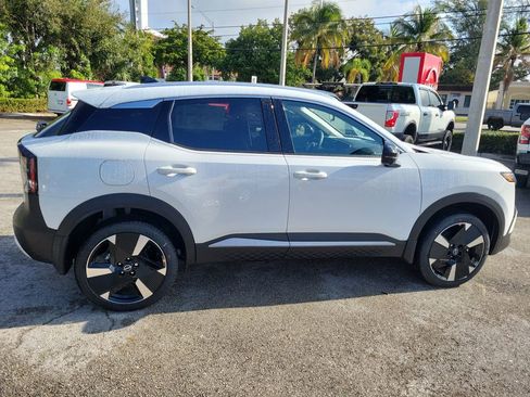 New 2026 Nissan Kicks SR image 8