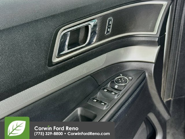 Used 2017 Ford Explorer XLT AWD/4WD image 18