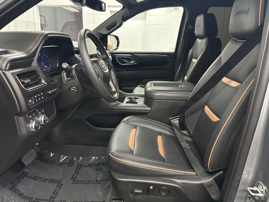 Used 2024 GMC Yukon AT4 w/ Technology Package AWD/4WD image 21