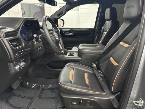 Used 2024 GMC Yukon AT4 w/ Technology Package AWD/4WD image 21