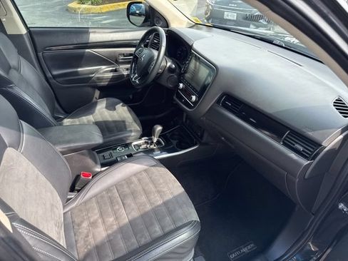 Used 2020 Mitsubishi Outlander ES AWD/4WD image 12