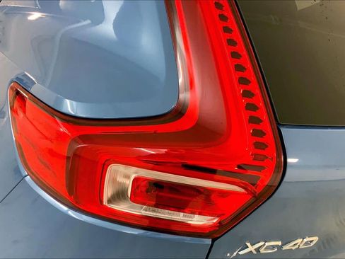 Used 2023 Volvo XC40 B5 Ultimate w/ Protection Package Premier image 29