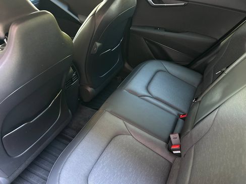 Certified 2025 Kia Niro FWD image 12