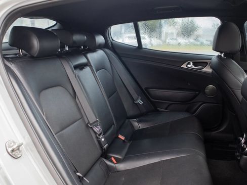 Used 2018 Kia Stinger GT1 AWD/4WD image 18