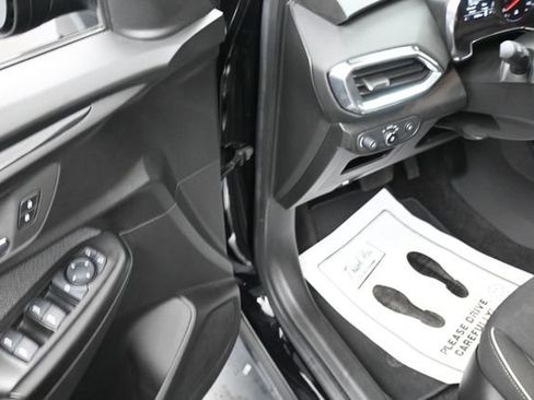 Used 2023 Chevrolet TrailBlazer LT FWD image 10