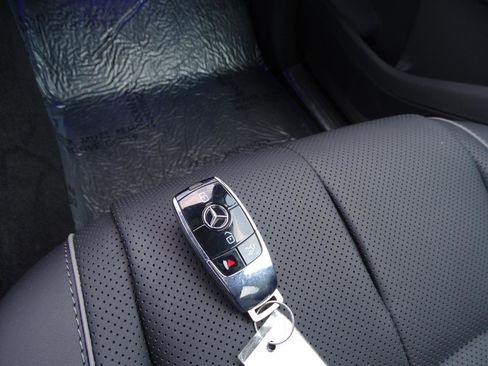 Used 2023 Mercedes-Benz Maybach GLS 600 4MATIC image 30