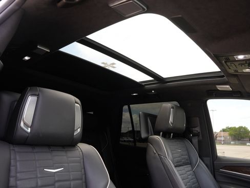 Certified 2024 Cadillac Escalade Sport Platinum w/ LPO, ONYX Package AWD/4WD image 25