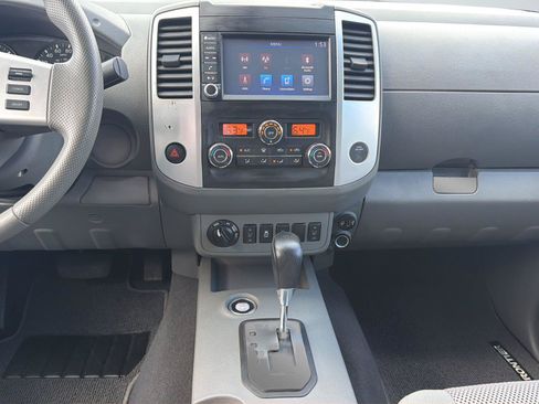 Used 2020 Nissan Frontier SV AWD/4WD image 14