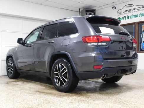 Used 2021 Jeep Grand Cherokee Trailhawk w/ Premium Lighting Group AWD/4WD image 8