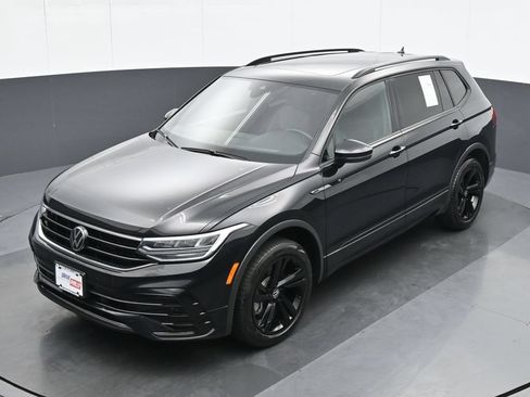 Used 2024 Volkswagen Tiguan SE R-Line AWD/4WD image 17