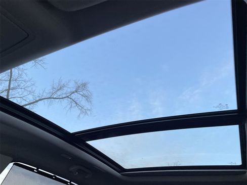 Used 2025 Acura MDX SH-AWD w/ Technology Package image 21