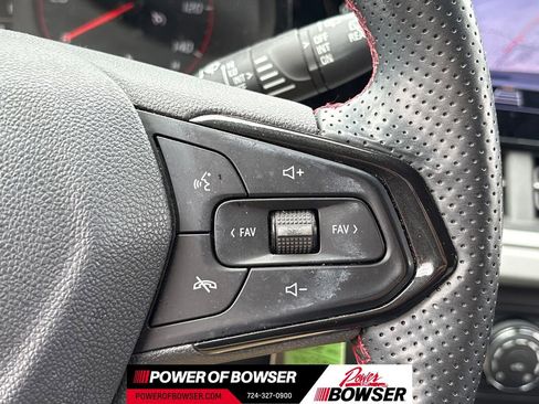 Certified 2024 Chevrolet Trax RS FWD image 17