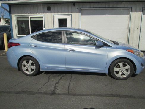 Used 2013 Hyundai Elantra GLS FWD image 2