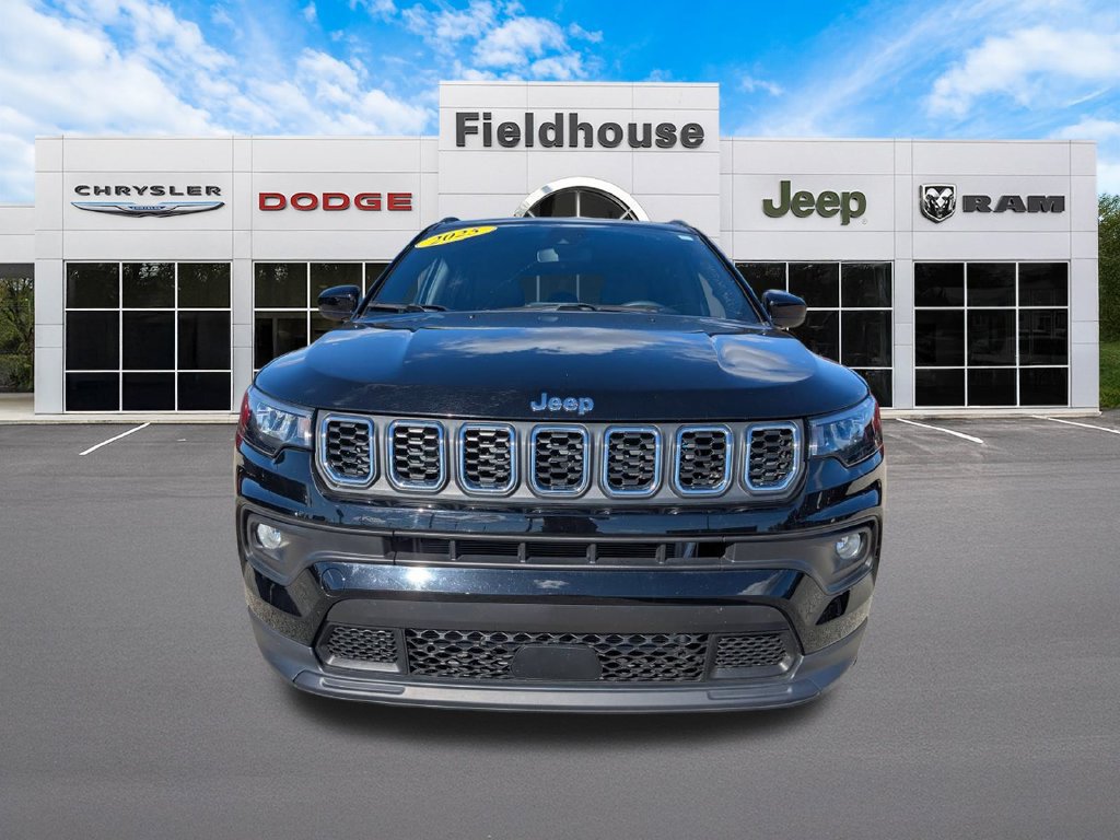 Used 2025 Jeep Compass Latitude AWD/4WD image 8