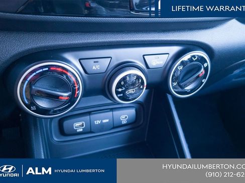 New 2026 Hyundai Venue SE FWD image 23