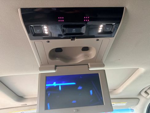 Used 2017 Cadillac Escalade Premium Luxury AWD/4WD image 21