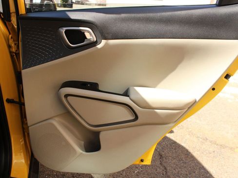 Used 2020 Kia Soul S FWD image 19
