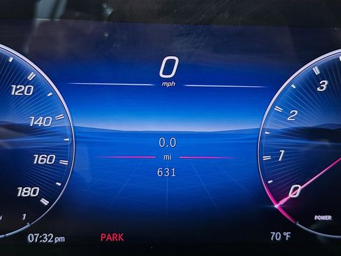 Used 2025 Mercedes-Benz GLC 43 AMG 4MATIC w/ Driver Assistance Package image 9