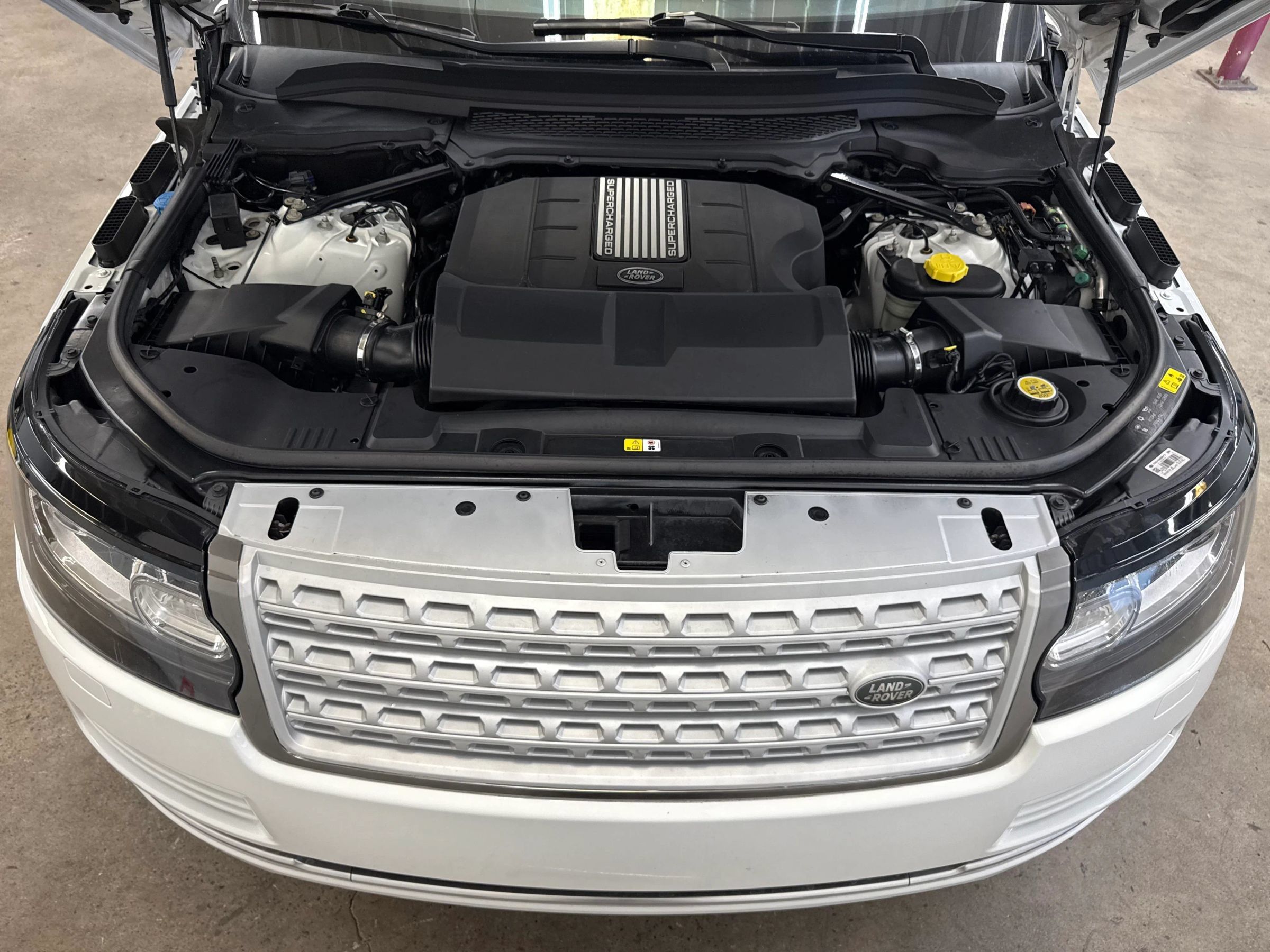 Used 2015 Land Rover Range Rover Long Wheelbase Supercharged AWD/4WD image 34
