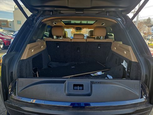 Used 2023 Land Rover Range Rover SE image 28