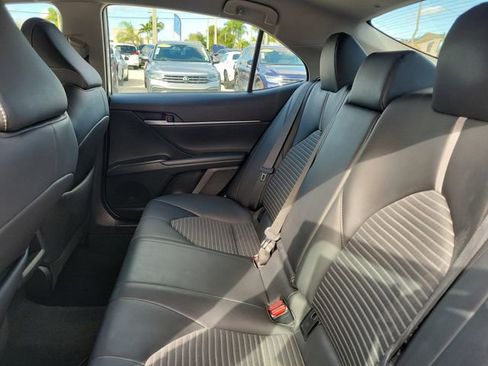 Used 2024 Toyota Camry SE image 12